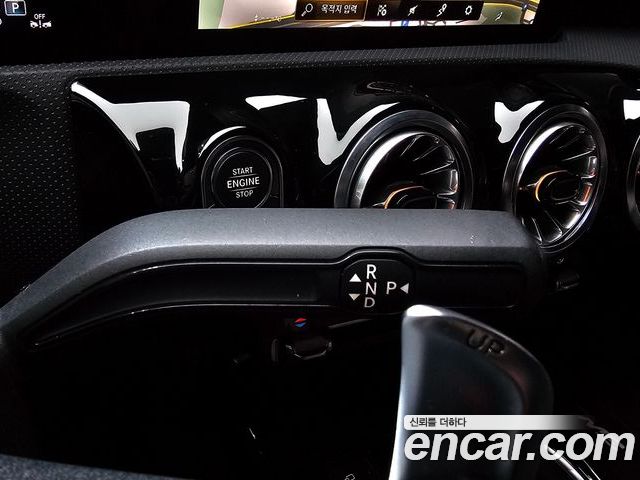 Mercedes-Benz A-Class 2023 — фото 9