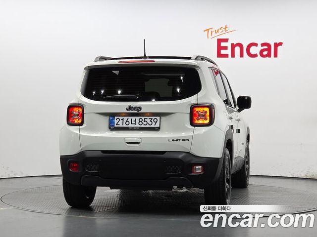 Jeep Renegade 2022 — фото 4