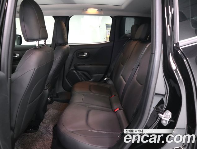 Jeep Renegade 2022 — фото 9