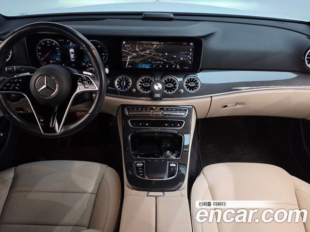 Mercedes-Benz E-Class 2022 — фото 10