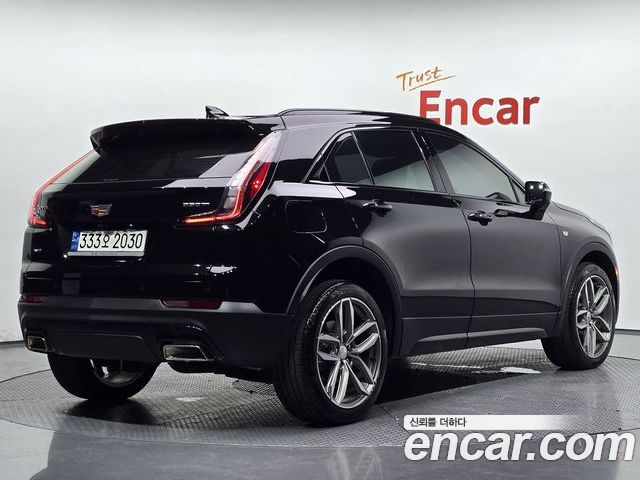 Cadillac XT4 2023 — фото 2