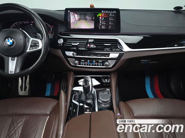 BMW 5 Series 2022 — фото 10