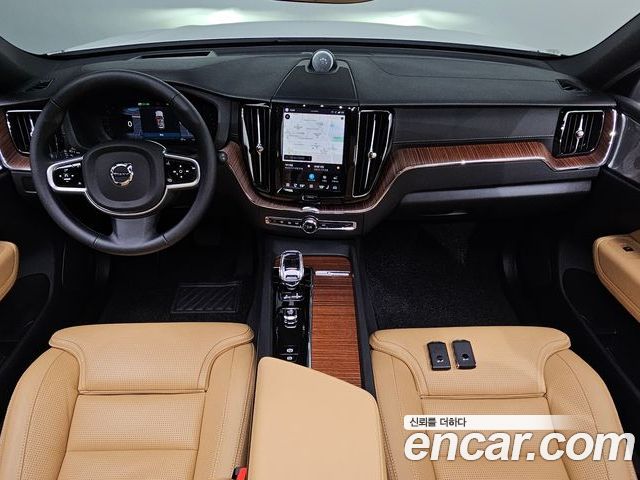 Volvo XC60 2025 — фото 10
