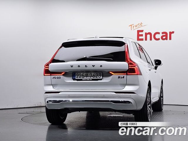 Volvo XC60 2025 — фото 4