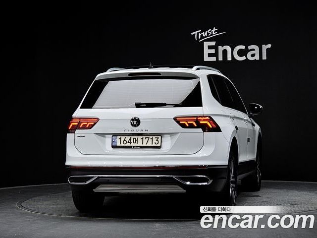 Volkswagen Tiguan 2023 — фото 4