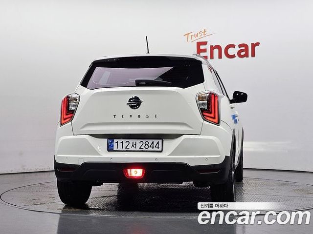 SsangYong Tivoli 2022 — фото 4