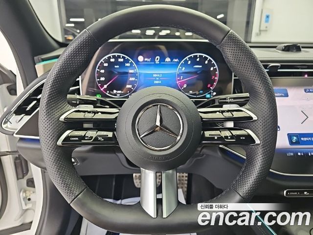 Mercedes-Benz E-Class 2025 — фото 10