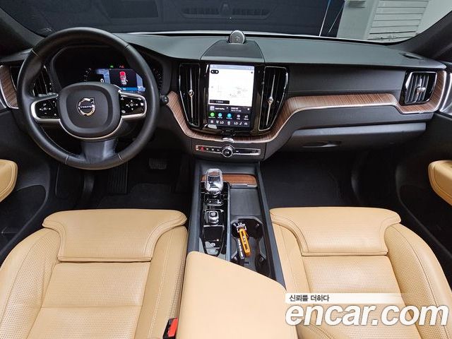 Volvo XC60 2025 — фото 10