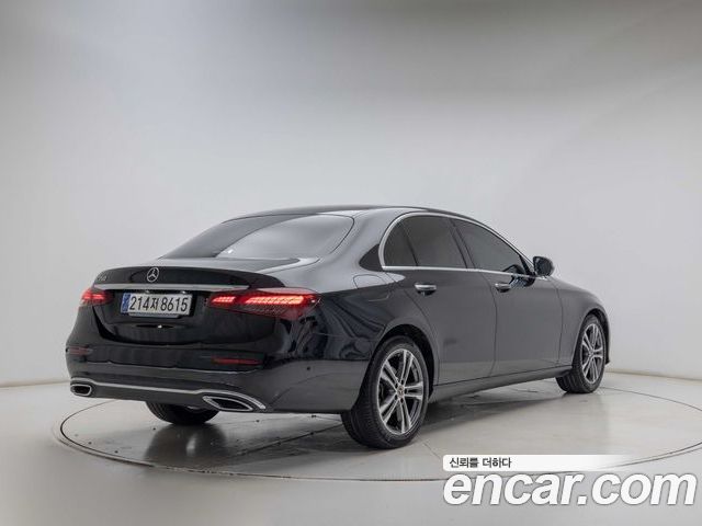 Mercedes-Benz E-Class 2023 — фото 2