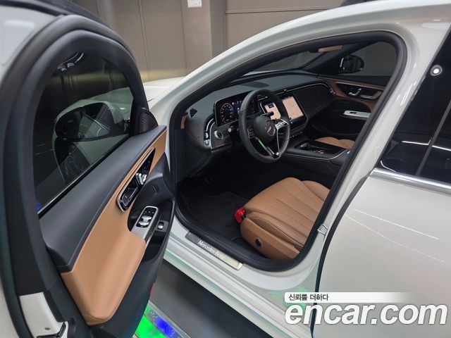 Mercedes-Benz E-Class 2025 — фото 10