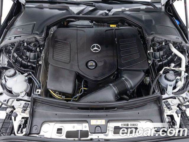 Mercedes-Benz C-Class 2025 — фото 6