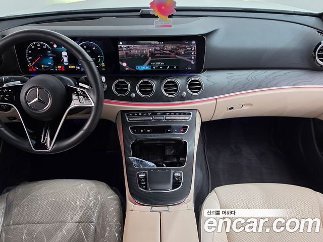 Mercedes-Benz E-Class 2023 — фото 10