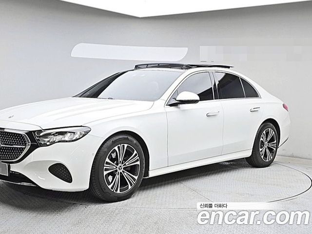 Mercedes-Benz E-Class 2024 — фото 3