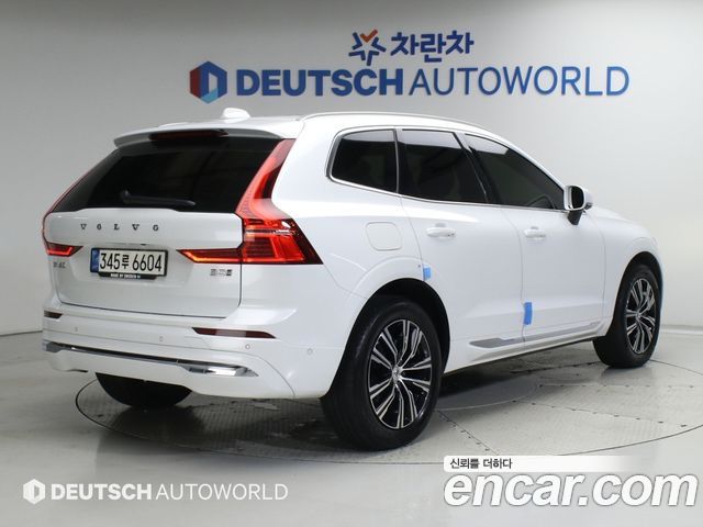 Volvo XC60 2022 — фото 2