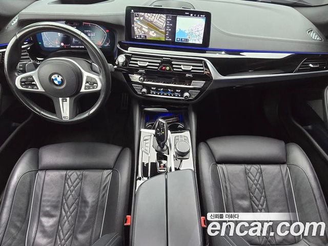 BMW 5 Series 2022 — фото 10