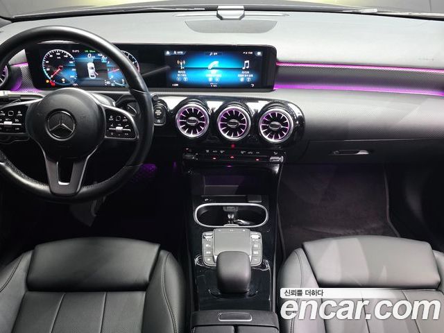 Mercedes-Benz A-Class 2023 — фото 10