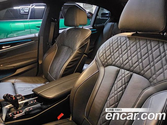 BMW 5 Series 2023 — фото 10