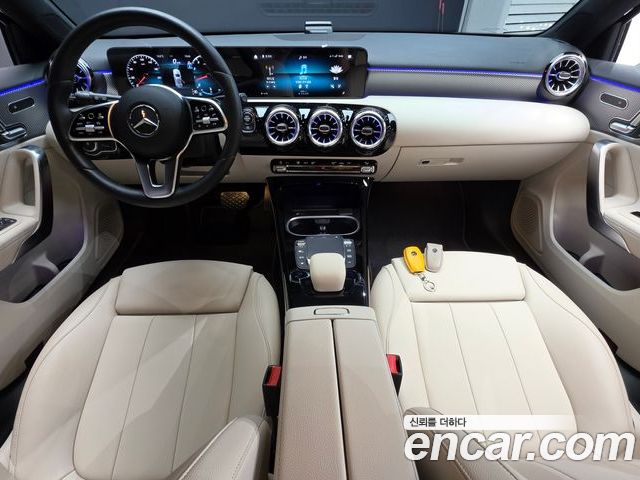 Mercedes-Benz A-Class 2023 — фото 10