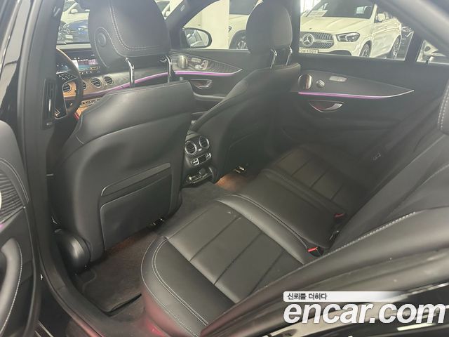 Mercedes-Benz E-Class 2023 — фото 10
