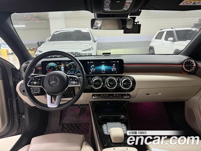 Mercedes-Benz A-Class 2023 — фото 6