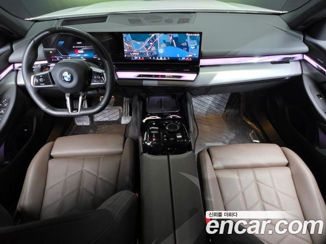BMW 5 Series 2025 — фото 10