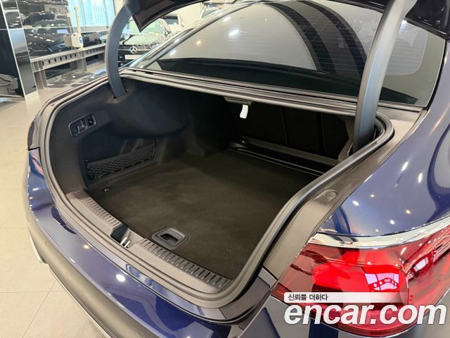 Mercedes-Benz E-Class 2025 — фото 10