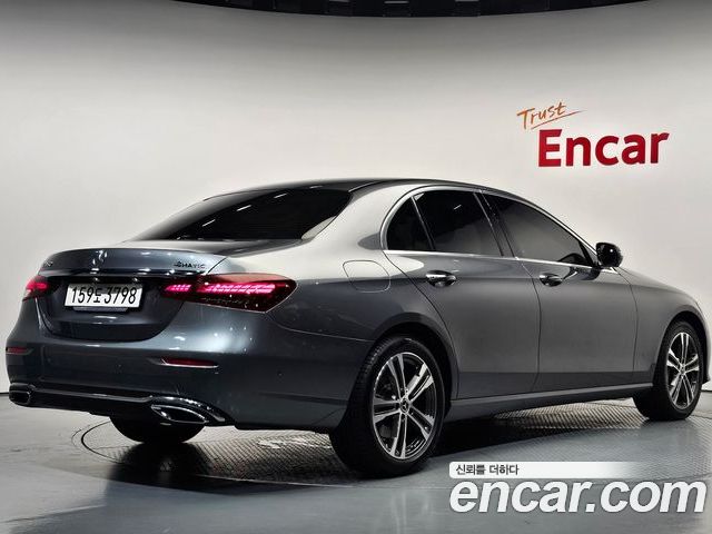 Mercedes-Benz E-Class 2022 — фото 2