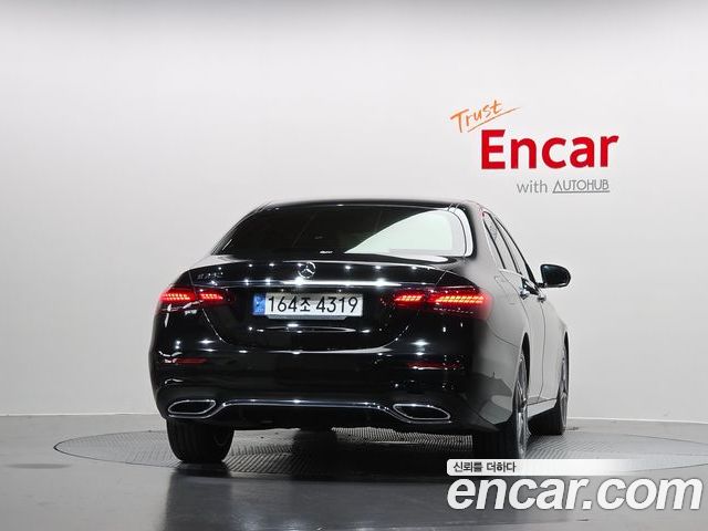 Mercedes-Benz E-Class 2023 — фото 4