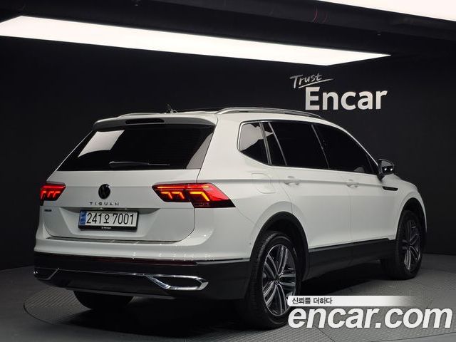Volkswagen Tiguan 2023 — фото 2