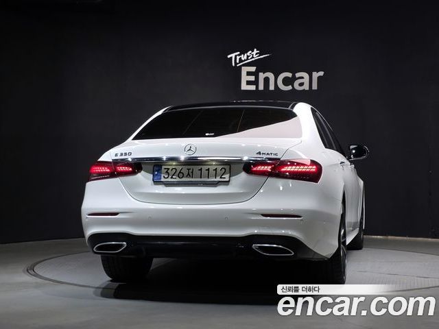 Mercedes-Benz E-Class 2023 — фото 4