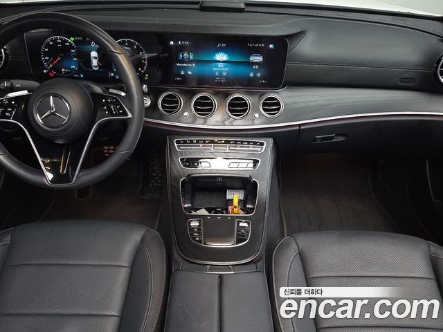 Mercedes-Benz E-Class 2023 — фото 10