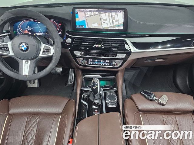 BMW 5 Series 2022 — фото 10