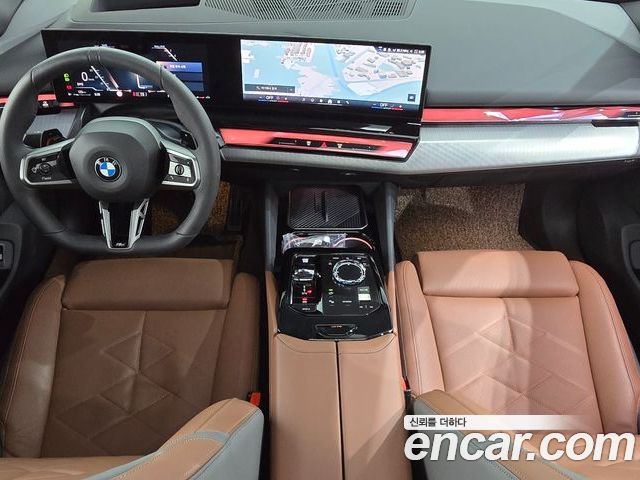 BMW 5 Series 2025 — фото 10