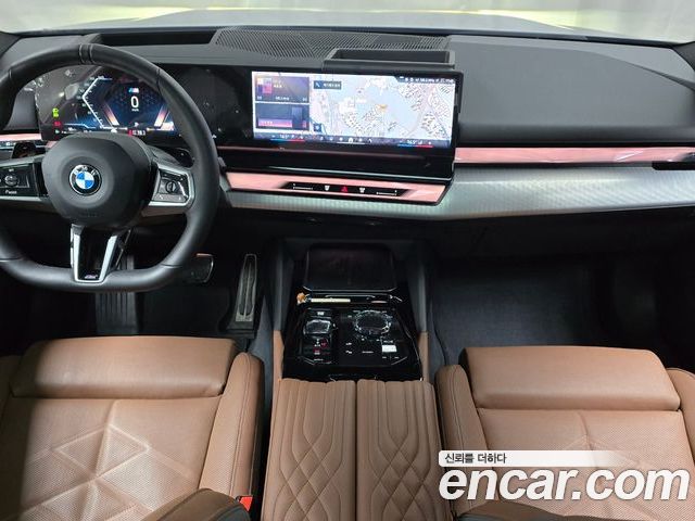 BMW 5 Series 2025 — фото 10