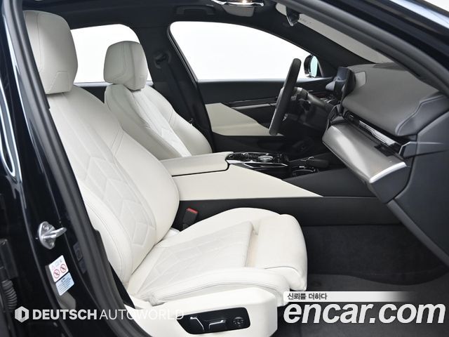 BMW 5 Series 2024 — фото 10