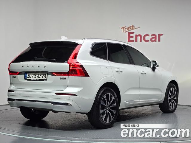 Volvo XC60 2023 — фото 2
