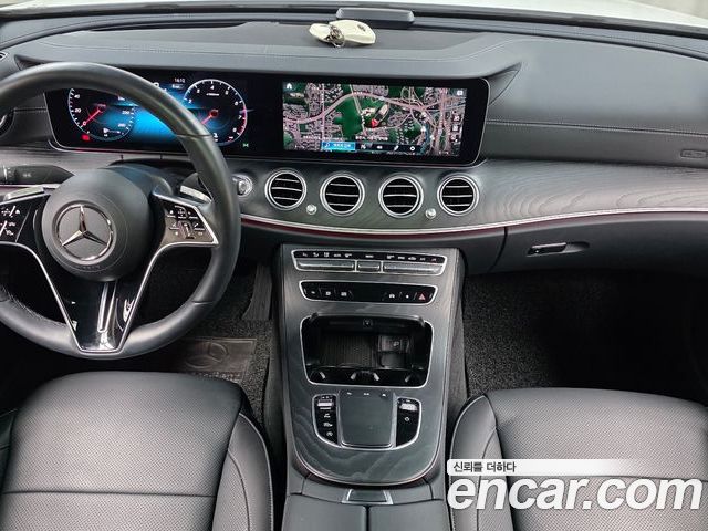Mercedes-Benz E-Class 2023 — фото 10
