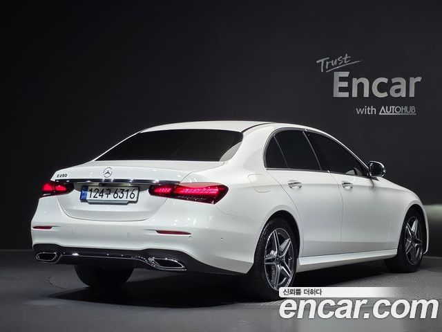 Mercedes-Benz E-Class 2023 — фото 2