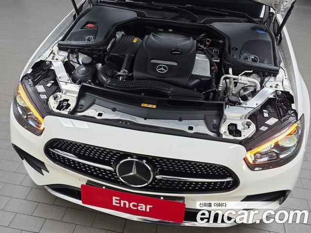 Mercedes-Benz E-Class 2023 — фото 6