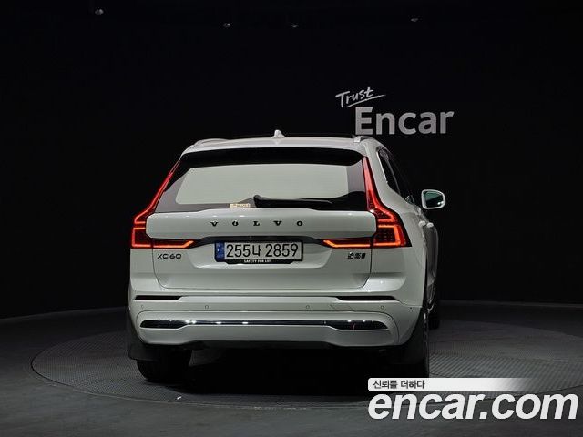 Volvo XC60 2024 — фото 4