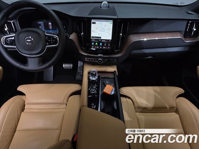Volvo XC60 2025 — фото 10