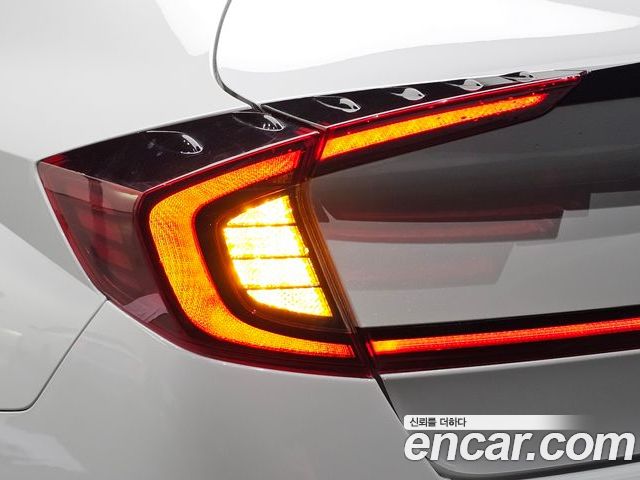 Hyundai Sonata 2022 — фото 9