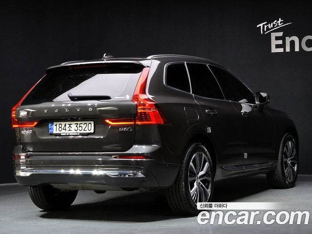 Volvo XC60 2022 — фото 2