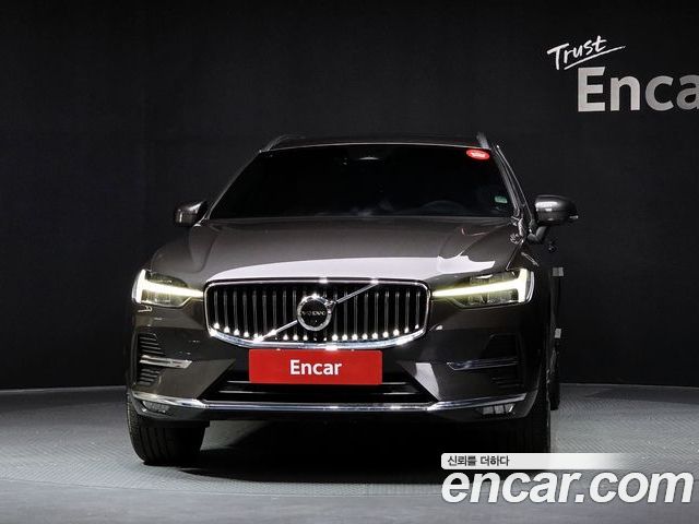 Volvo XC60 2022 — фото 3