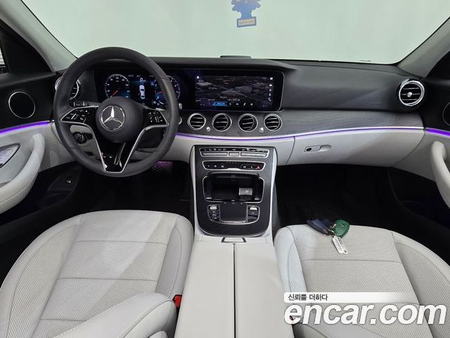 Mercedes-Benz E-Class 2023 — фото 10