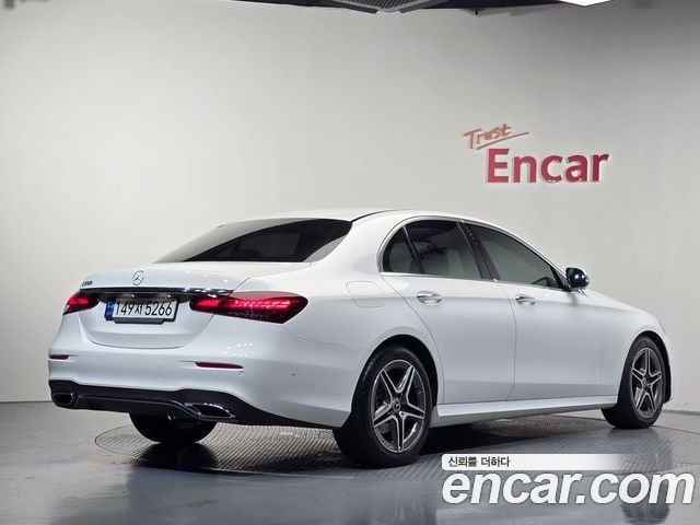Mercedes-Benz E-Class 2023 — фото 2
