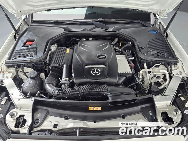 Mercedes-Benz E-Class 2023 — фото 6