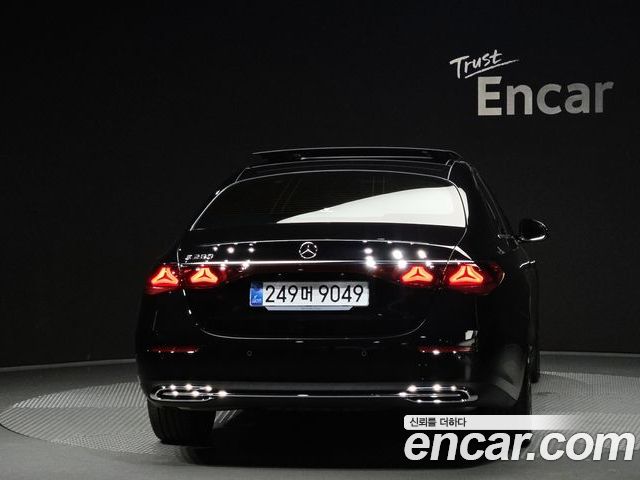 Mercedes-Benz E-Class 2025 — фото 4