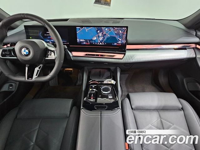 BMW 5 Series 2025 — фото 10