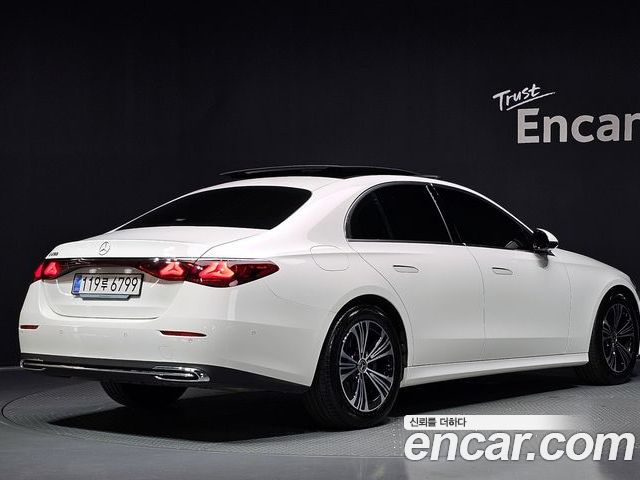 Mercedes-Benz E-Class 2025 — фото 2